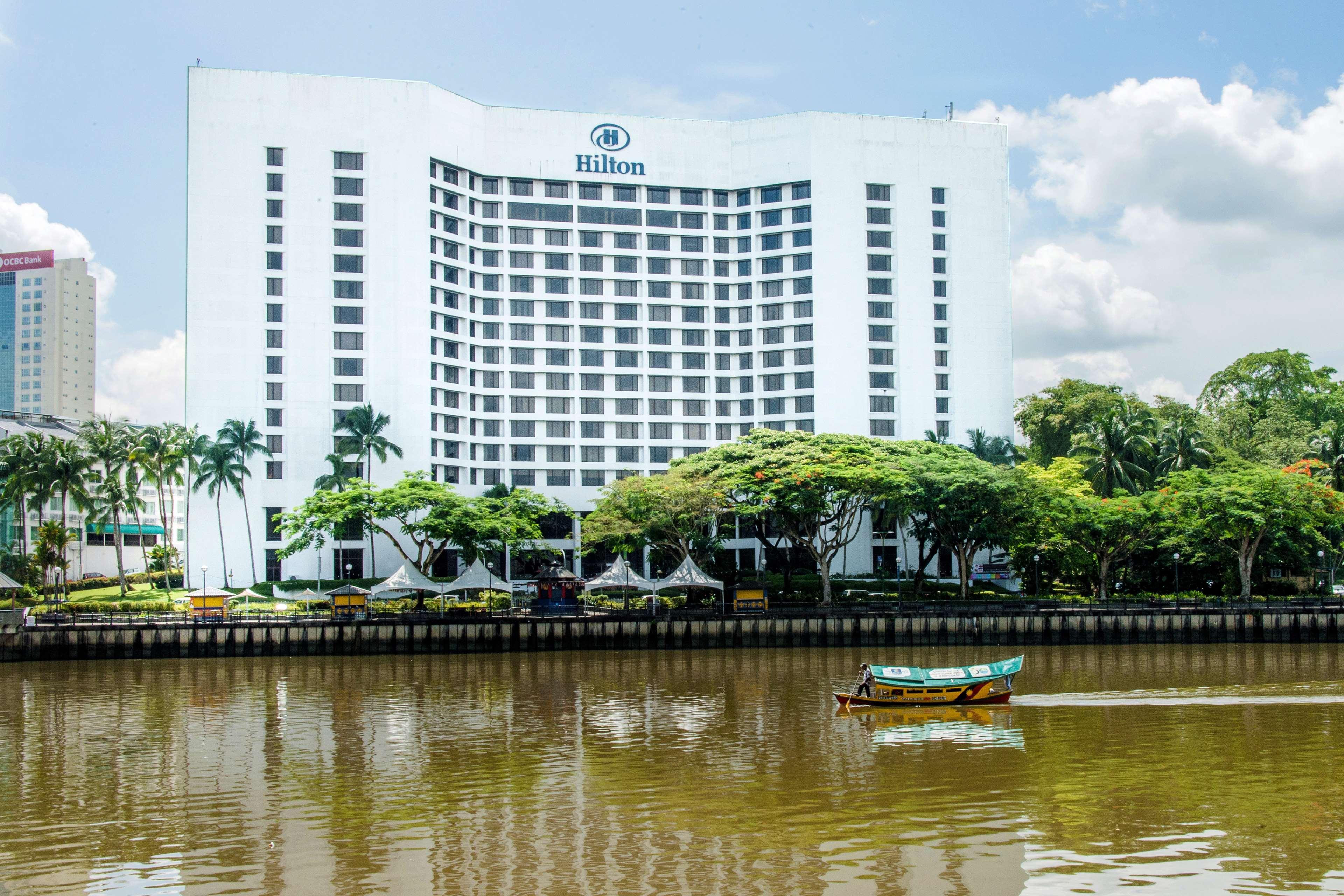 Hilton Kuching Hotel Экстерьер фото