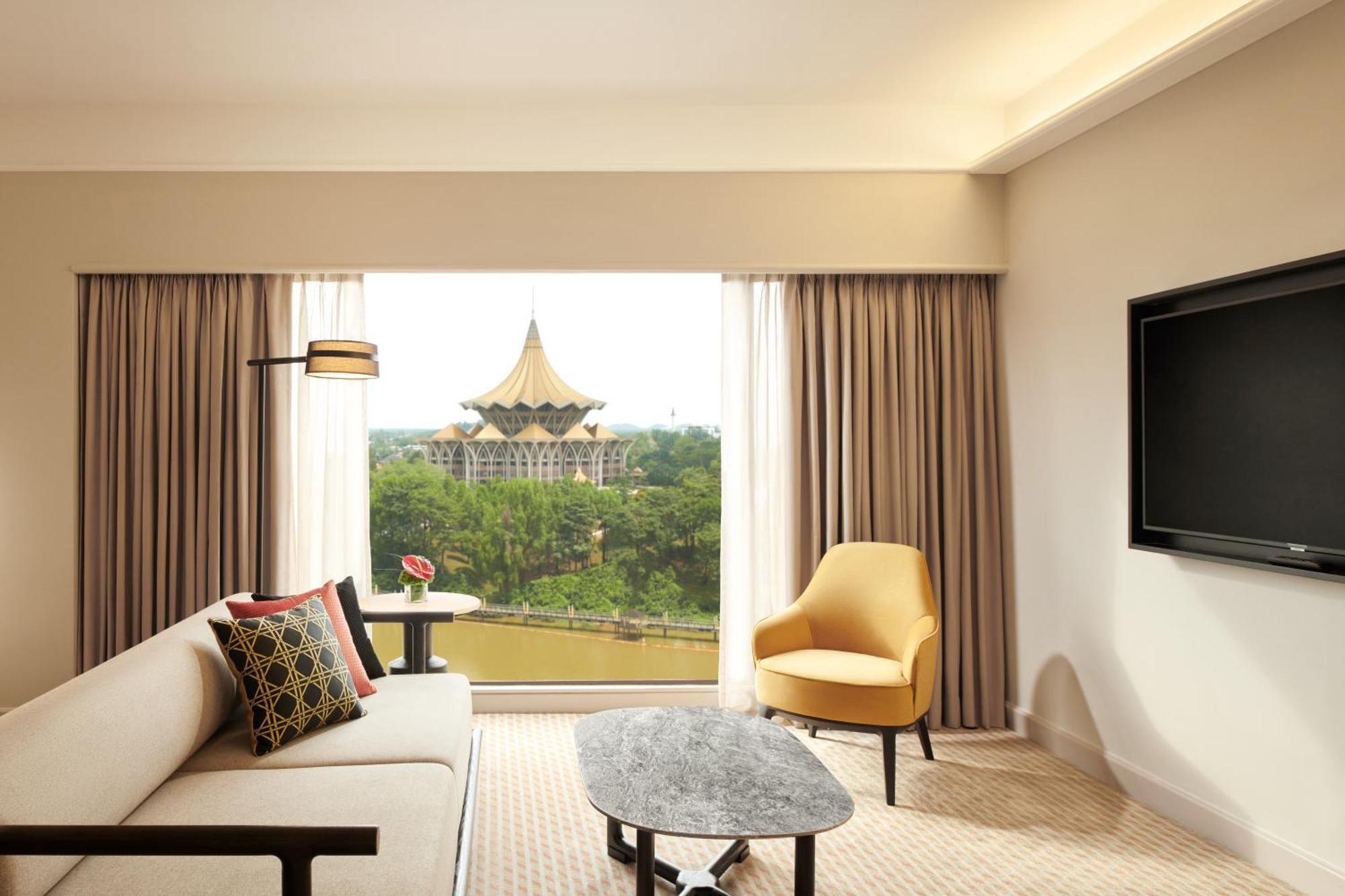 Hilton Kuching Hotel Экстерьер фото